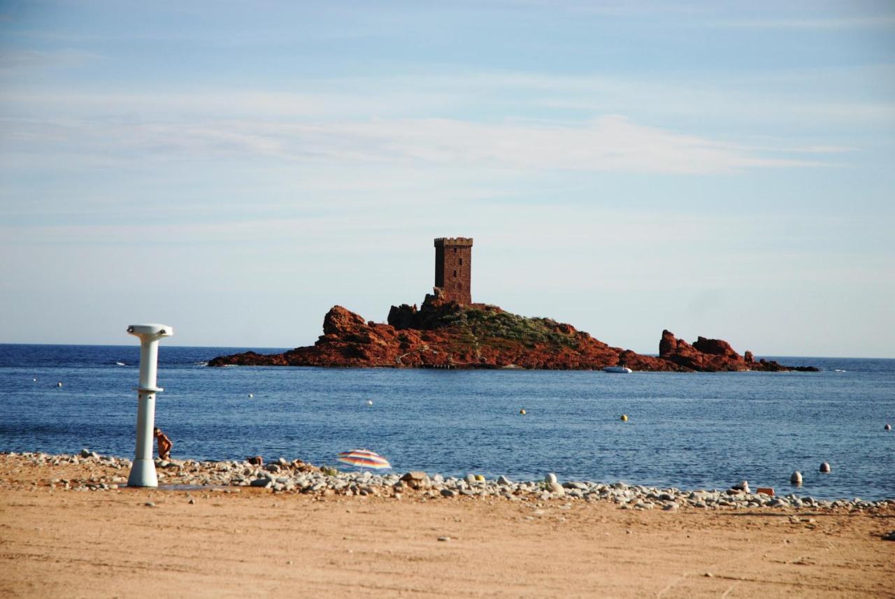 Agay Cap Esterel Village Allee Fleurs - F2 Clim Vue Golf Et Mer - Grande Terrasse Plein Sud Saint-Raphael  Bagian luar foto