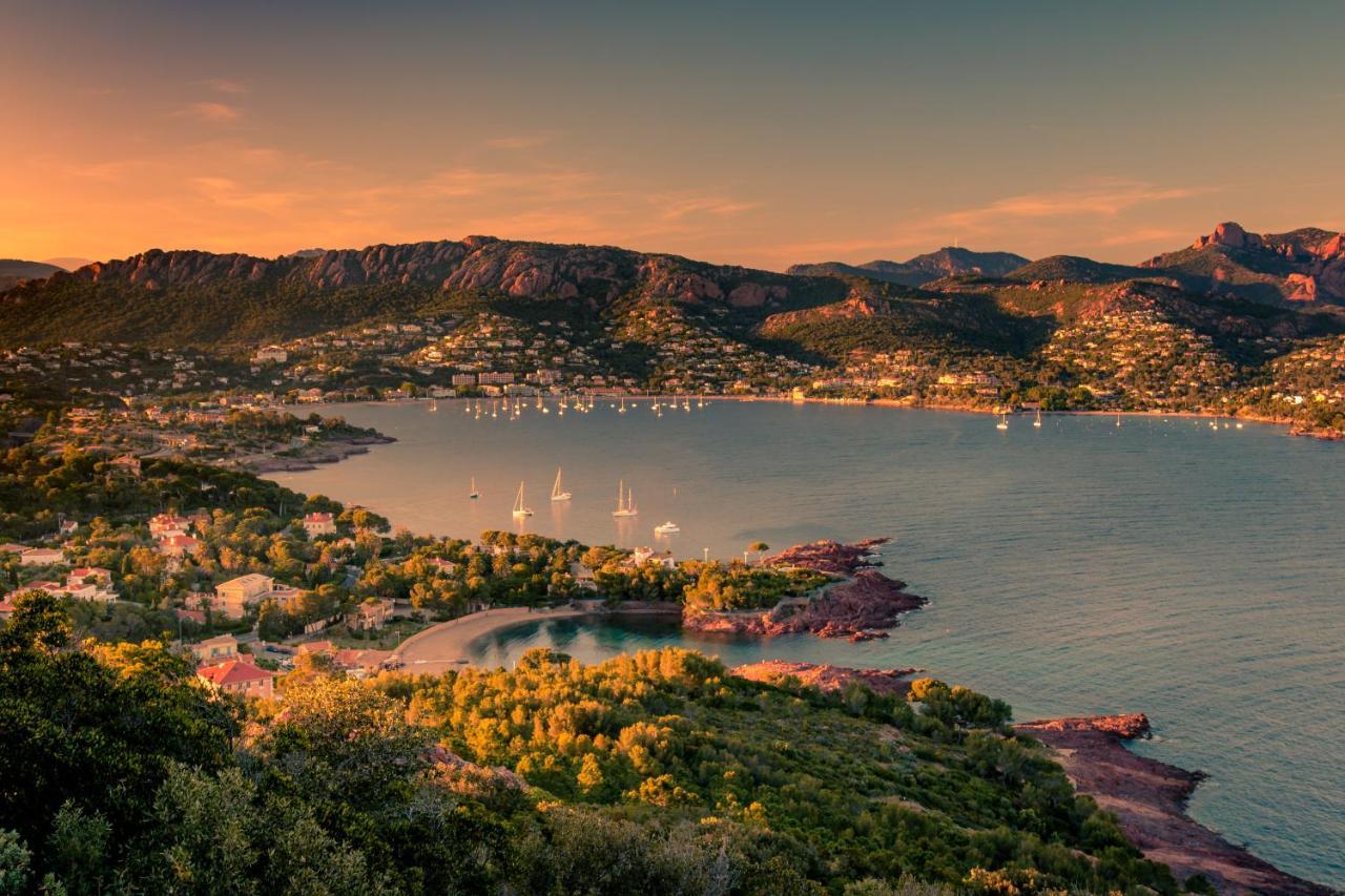 Agay Cap Esterel Village Allee Fleurs - F2 Clim Vue Golf Et Mer - Grande Terrasse Plein Sud Saint-Raphael  Bagian luar foto