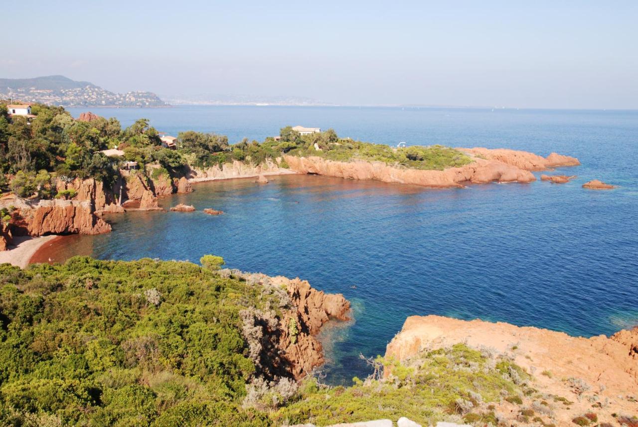 Agay Cap Esterel Village Allee Fleurs - F2 Clim Vue Golf Et Mer - Grande Terrasse Plein Sud Saint-Raphael  Bagian luar foto