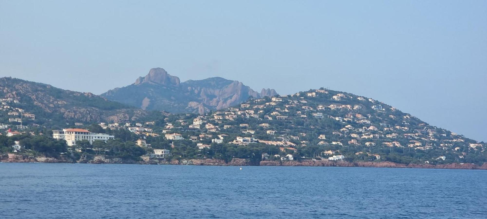 Agay Cap Esterel Village Allee Fleurs - F2 Clim Vue Golf Et Mer - Grande Terrasse Plein Sud Saint-Raphael  Bagian luar foto