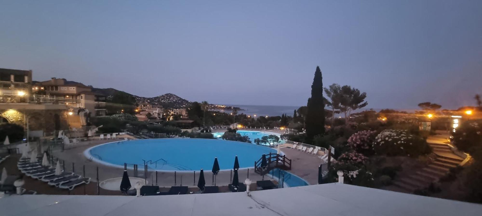 Agay Cap Esterel Village Allee Fleurs - F2 Clim Vue Golf Et Mer - Grande Terrasse Plein Sud Saint-Raphael  Bagian luar foto