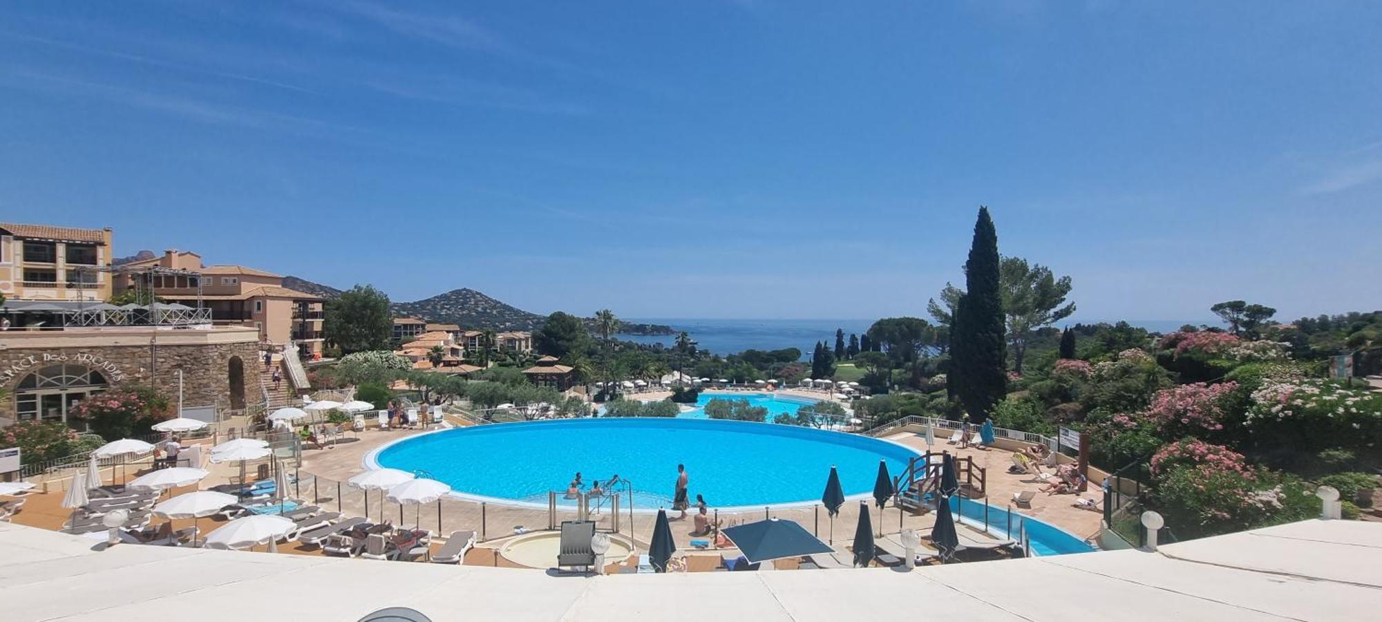 Agay Cap Esterel Village Allee Fleurs - F2 Clim Vue Golf Et Mer - Grande Terrasse Plein Sud Saint-Raphael  Bagian luar foto