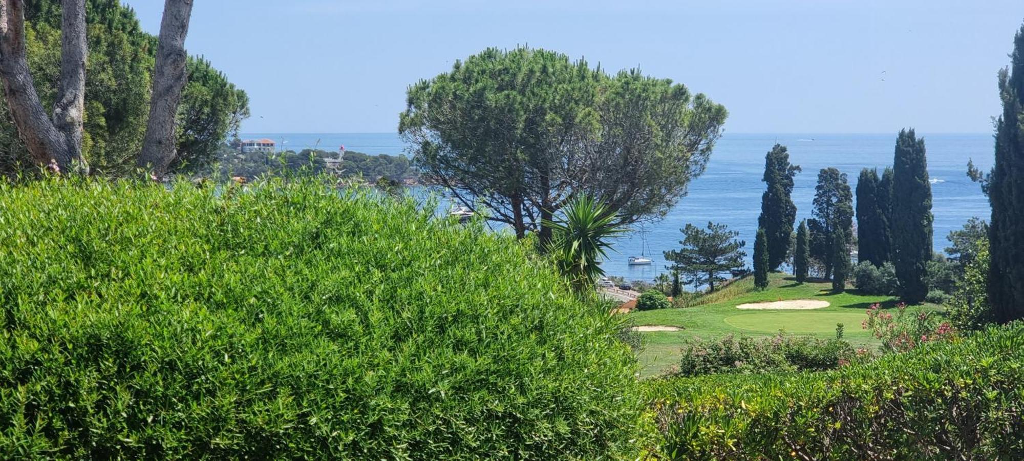 Agay Cap Esterel Village Allee Fleurs - F2 Clim Vue Golf Et Mer - Grande Terrasse Plein Sud Saint-Raphael  Bagian luar foto