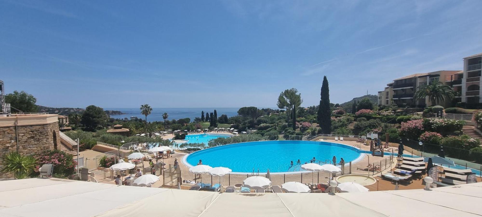 Agay Cap Esterel Village Allee Fleurs - F2 Clim Vue Golf Et Mer - Grande Terrasse Plein Sud Saint-Raphael  Bagian luar foto