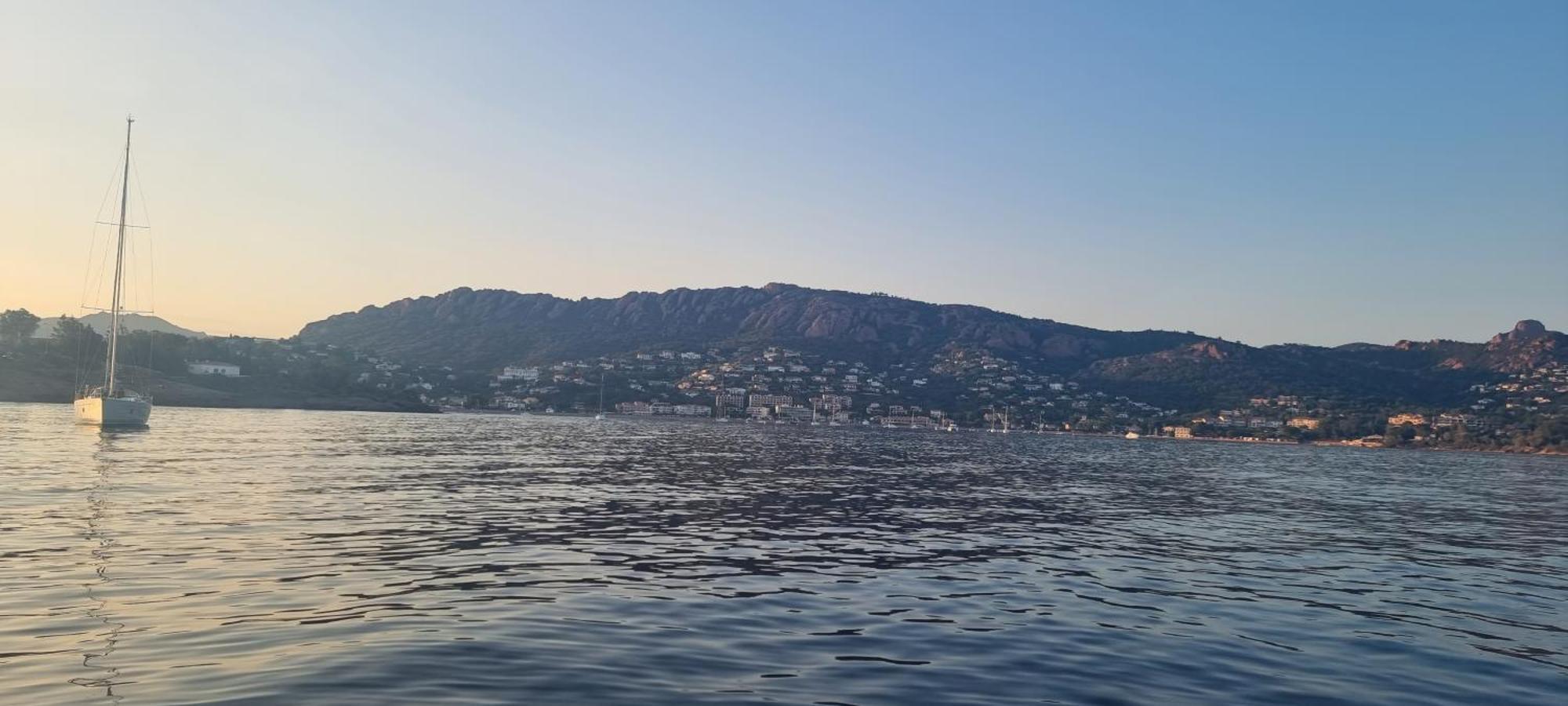 Agay Cap Esterel Village Allee Fleurs - F2 Clim Vue Golf Et Mer - Grande Terrasse Plein Sud Saint-Raphael  Bagian luar foto
