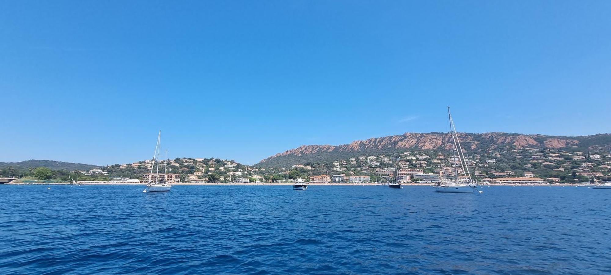 Agay Cap Esterel Village Allee Fleurs - F2 Clim Vue Golf Et Mer - Grande Terrasse Plein Sud Saint-Raphael  Bagian luar foto