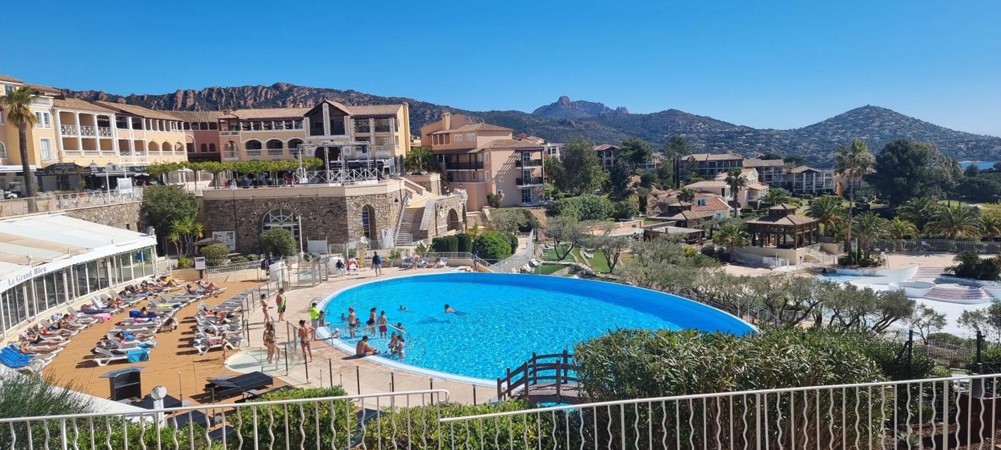 Agay Cap Esterel Village Allee Fleurs - F2 Clim Vue Golf Et Mer - Grande Terrasse Plein Sud Saint-Raphael  Bagian luar foto