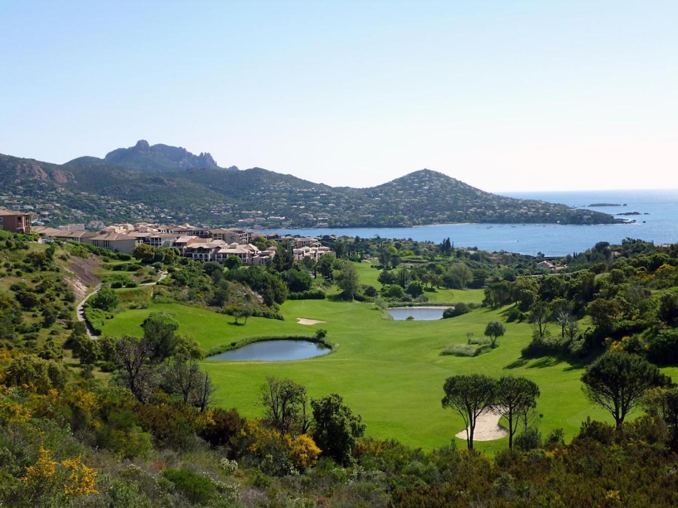 Agay Cap Esterel Village Allee Fleurs - F2 Clim Vue Golf Et Mer - Grande Terrasse Plein Sud Saint-Raphael  Bagian luar foto